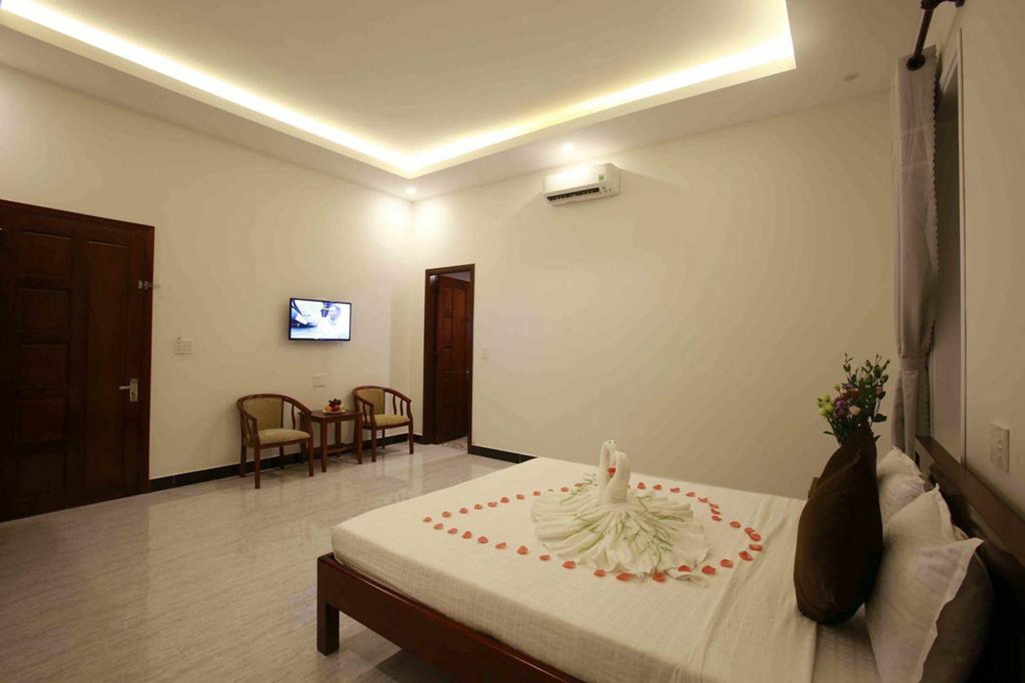 Basil Homestay Хойан Экстерьер фото